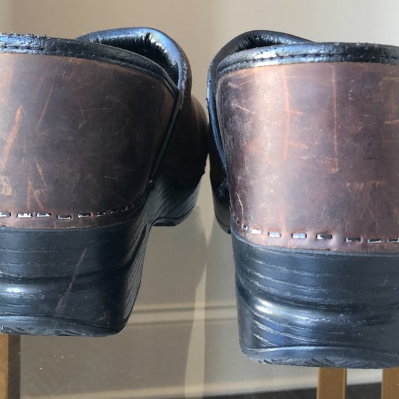 Dansko Clogs Brown - Picture 2 of 4